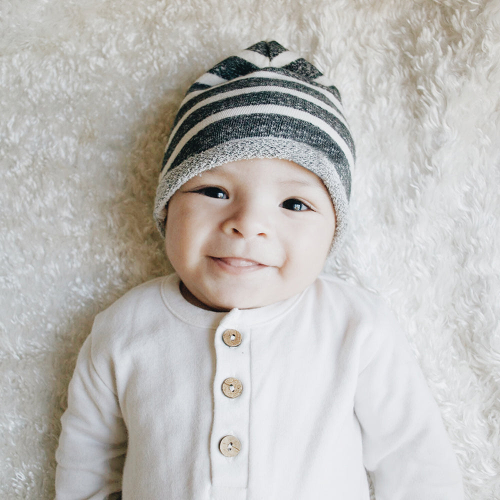 Lucy Lue Organics. Organic baby clothes. Baby clothes. Modern organic baby clothes. Baby must haves. 100% Cotton baby clothes. Gender neutral baby clothes. Baby shops. Popular baby clothes. Baby take home outfits. Baby coveralls. Baby rompers.