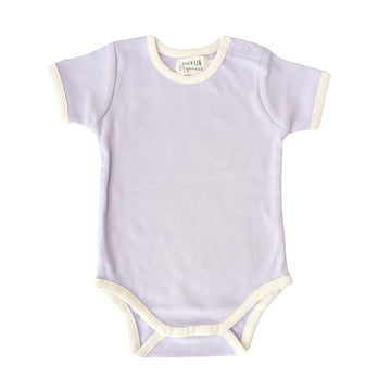 Organic 2-tone short sleeve bodysuit by Lucy Lue Organics. If you are looking for organic baby clothes, Lucy Lue Organics is the best baby brand. Retro baby bodysuit. Modern organic baby clothing. Soft baby clothes. Organic rompers in gender neutral colors. gender neutral baby clothes. Unisex baby clothes. Organic Cotton Onesies. Made with 100% GOTS-certified organic cotton.