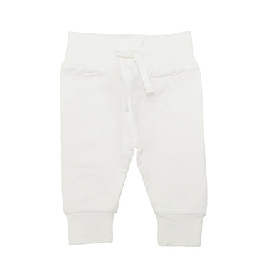 Best selling organic baby leggings in the softest organic cotton fabric. Made by Lucy Lue Organics.  Popular gender neutral ivory color. Baby list must-have. Newborn take home outfit