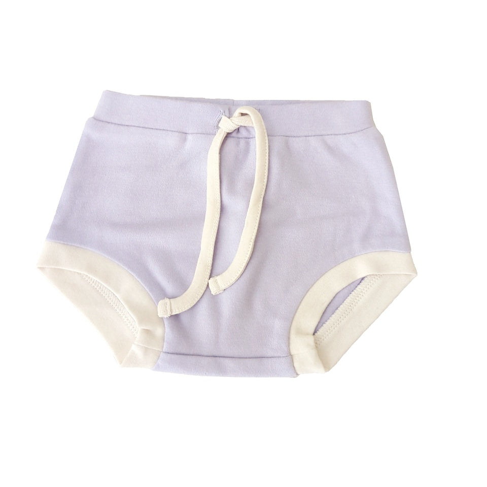 Organic 2-tone short sleeve bodysuit and bloomers by Lucy Lue Organics. If you are looking for organic baby clothes, Lucy Lue Organics is the best baby brand. Retro baby bloomers. Modern organic baby clothing. Soft baby clothes. Organic rompers in gender neutral colors. gender neutral baby clothes. Unisex baby clothes
